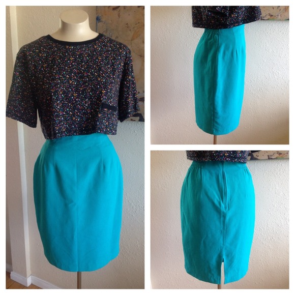 ✨3 for $30 ✨ Vintage Teal Pencil Skirt