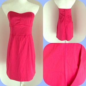 New🌺Strapless Fuchsia Dress with Pockets.