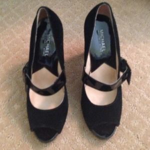 Michael Kors suede pumps. Buckle strap.