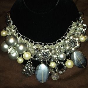 Silver pearl chunky necklace set