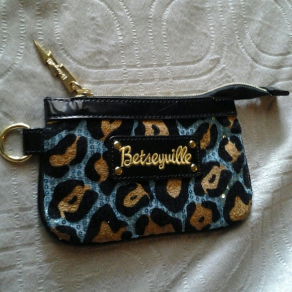 Betseyville clutch