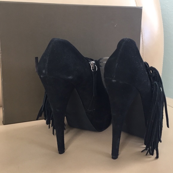 ❌SOLD❌Suede booties - Picture 2 of 4