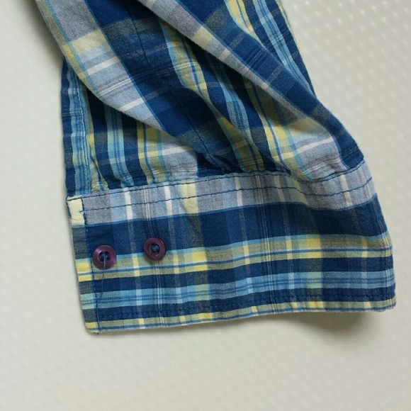 SOLD π Plaid Button Up - Picture 4 of 4
