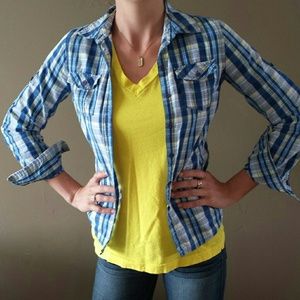 SOLD 🎉 Plaid Button Up