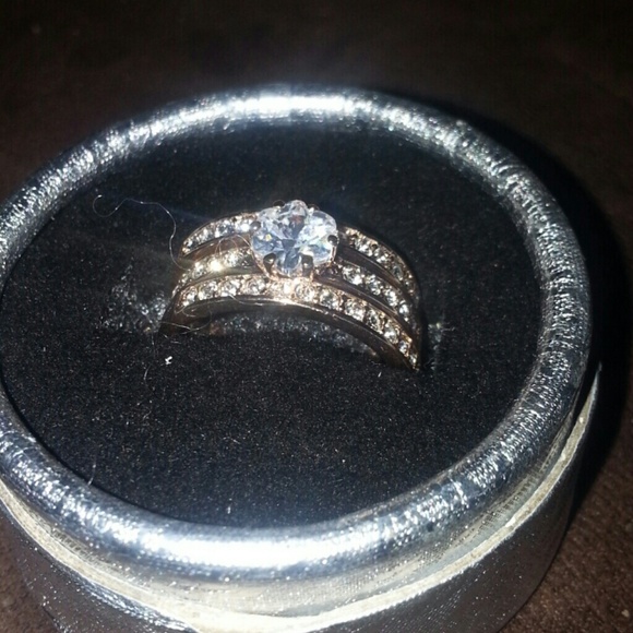 9kt gf 3 piece ring set - Picture 1 of 4