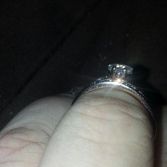 9kt gf 3 piece ring set - Picture 4 of 4