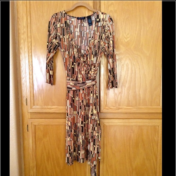 Axcess Dress - Picture 2 of 4