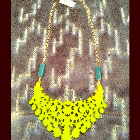 ❌SOLD❌ZENZII resin necklace!!!