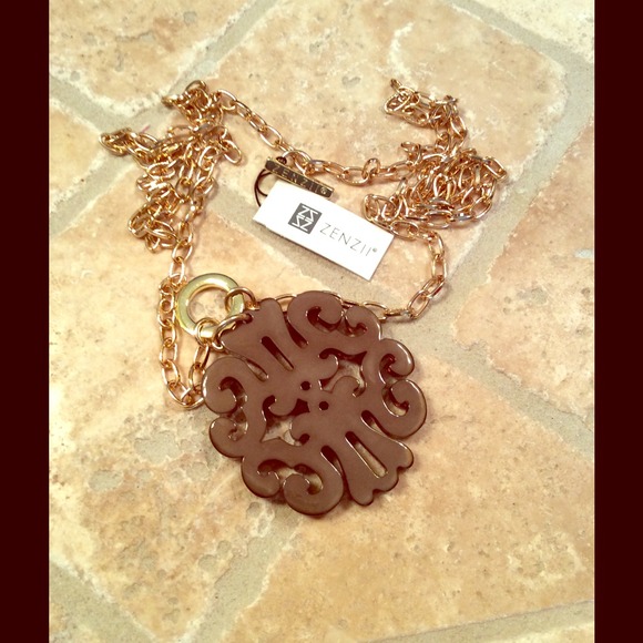 ❌SOLD❌ZENZII 30" chain with tan swirl pendant