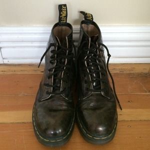 Brown shiny original DR Martens
