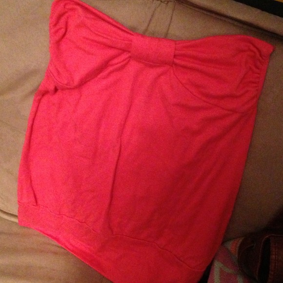 Bow tie strapless top