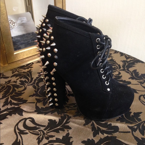 SOLD Spike booties