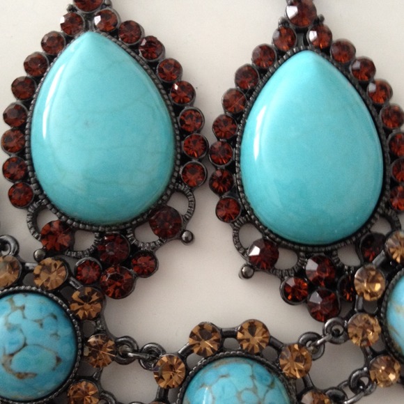 Turquoise statement - Picture 2 of 3