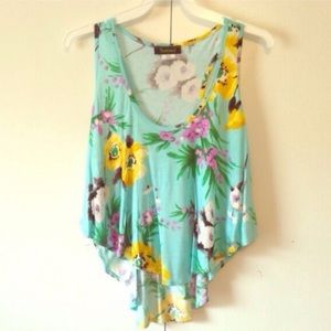 Tops - 🚚Moving Sale! 🔹Last🔹Blue Floral Crop Top Tops - 🚚Moving Sale! 🔹Last🔹Blue Floral Crop Top