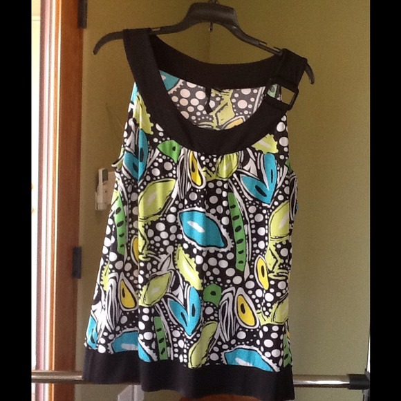 Essentials Top - Picture 1 of 3