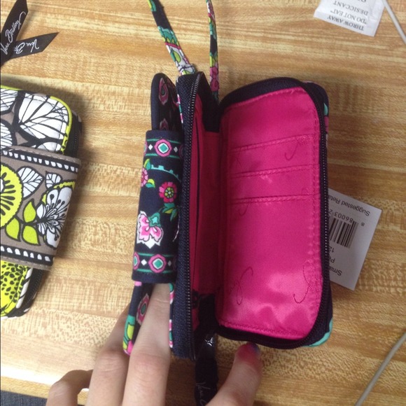 Vera Bradley Smartphone Wristlet - Picture 2 of 4