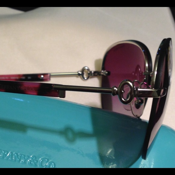 🚫SOLD🚫Tiffany & Co. Purple Sunglasses NWOT - Picture 2 of 4