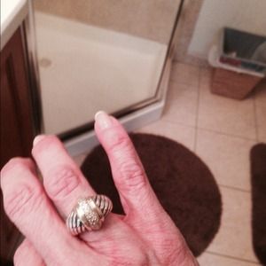 SOLD✨✨✨💯Authentic David Yurman ring✨🌟😊💕