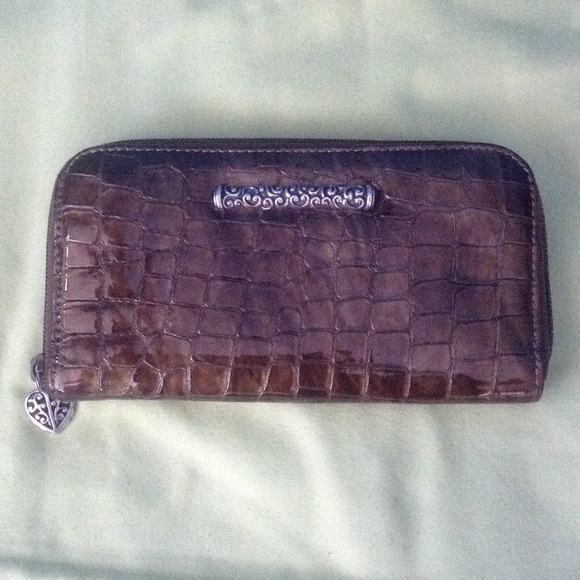 BRIGHTON PATENT LEATHER ZIP AROUND WALLET