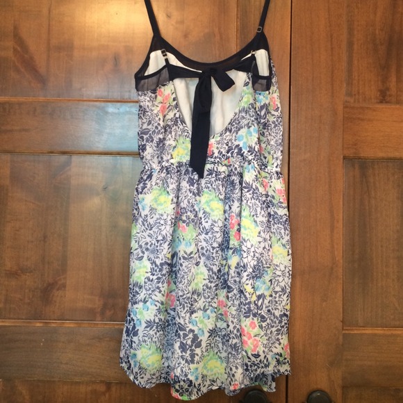 Floral Hollister Dress - Picture 2 of 3