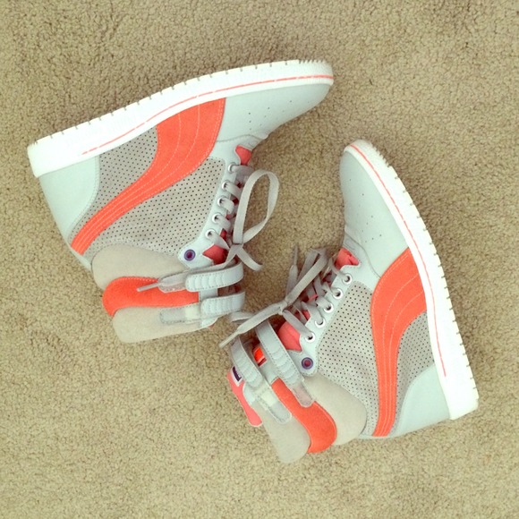 🔥PUMA HIGH TOP WEDGES🔥