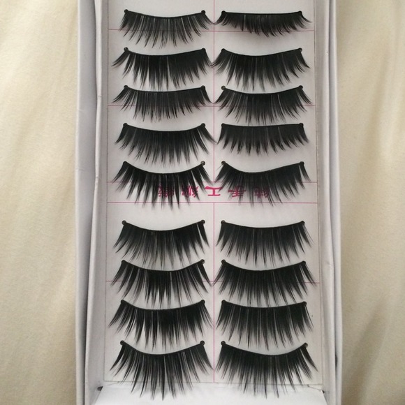 False eyelashes