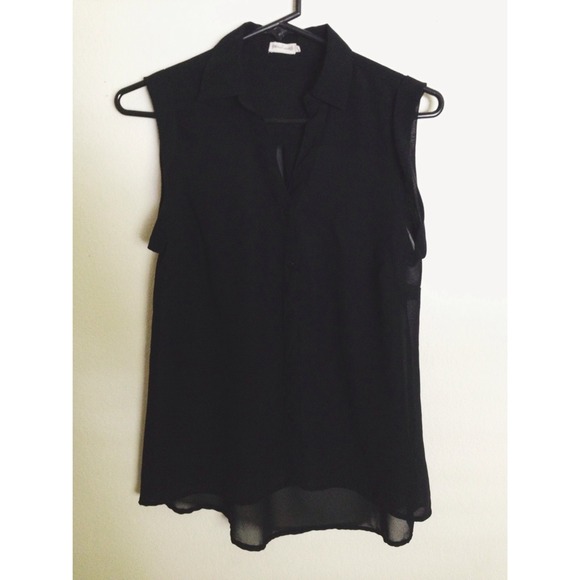 Black Sleeveless Top