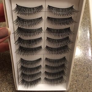 False eyelashes