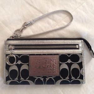 Coach Poppy Wallet