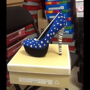 Fahrenheit NANDI-15 blue spiked shoe w/zebra heel