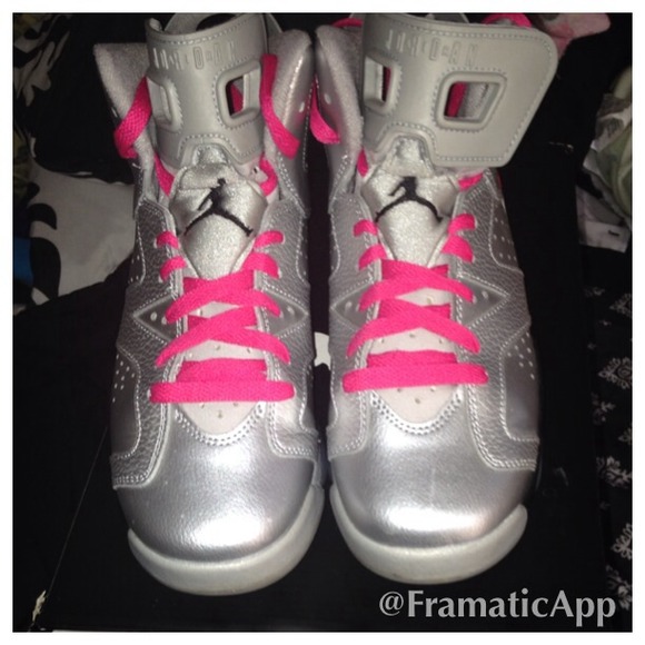 💢Sold  Locally 💢 Retro 6's