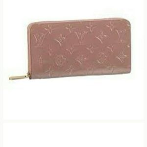 Louis Vuttion Wallet
