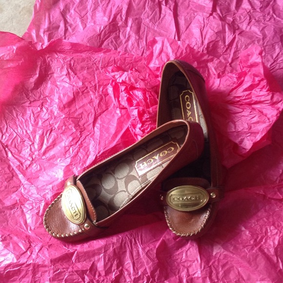 SOLD SOLD SOLD!!!!!AUTHENTIC Leather Coach Loafers - Picture 4 of 4