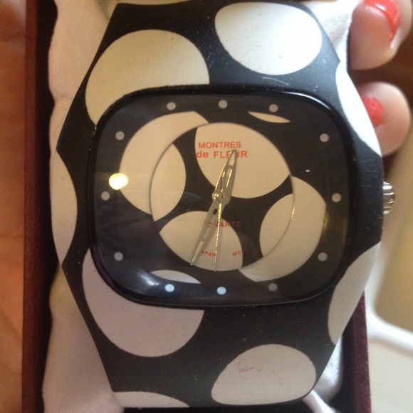 Watch - Picture 2 of 2