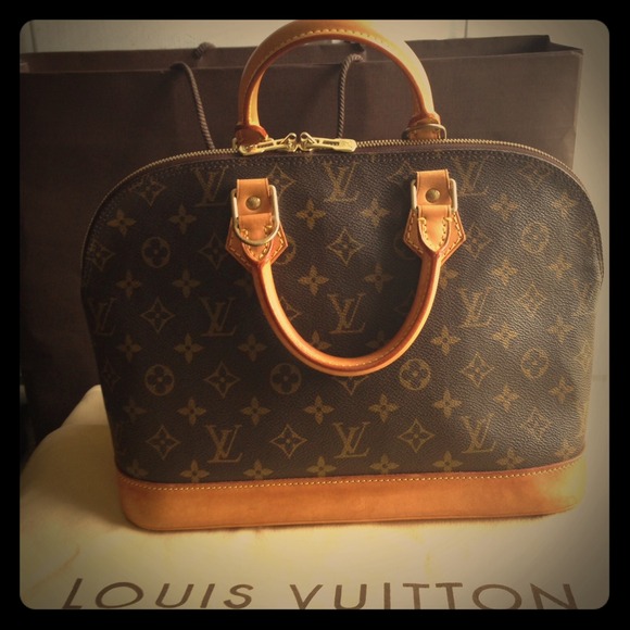 Authentic Louis Vuitton Alma - Picture 1 of 4