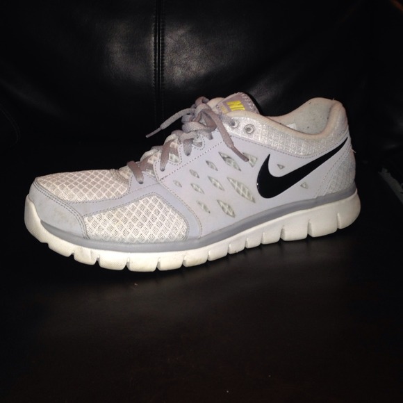 Nike flex men's, size 10, only worn a few times