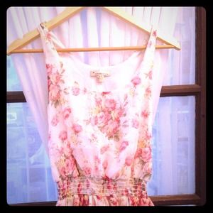 NWOT Forever 21 floral chiffon top