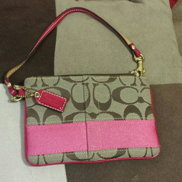 🚫 SOLD🚫 Coach wristlet