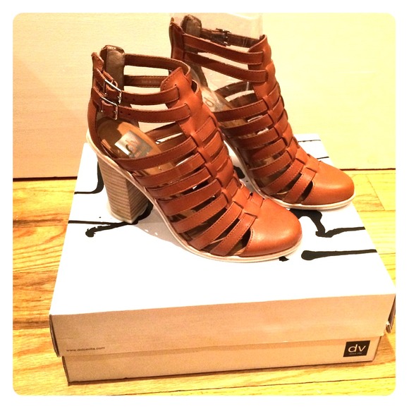 DV Mirella booties in Cognac Leather