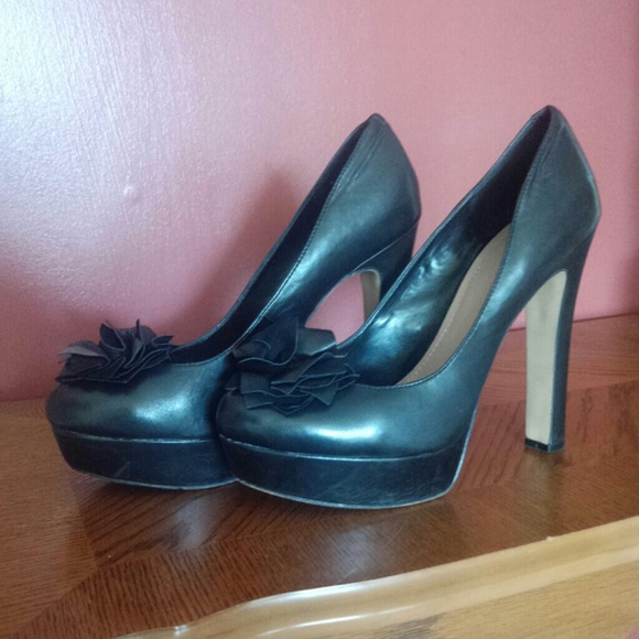 Reduced!! Vince Camuto  black thick heeled shoes