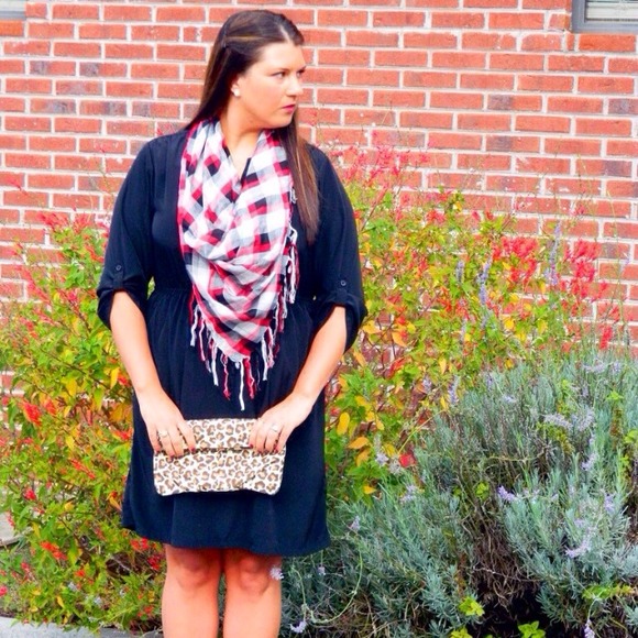 #ClosetCrush Accessories - POSH FIND: Plaid Scarf #ClosetCrush Accessories - POSH FIND: Plaid Scarf