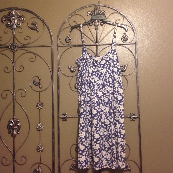 Cute blue and white floral print summer dress