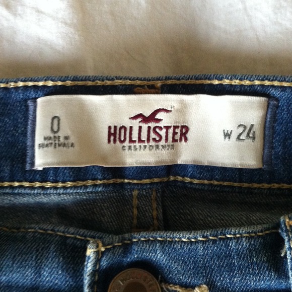**SOLD ON VINTED** Hollister shorts. - Picture 3 of 3