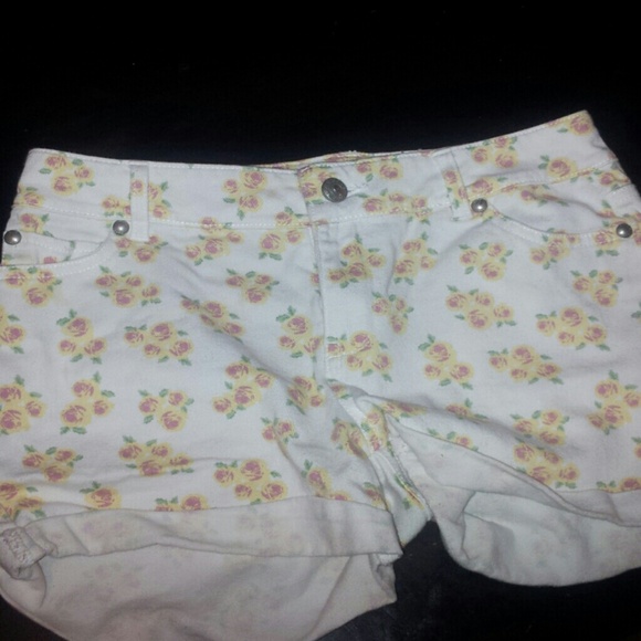 Floral shorts - Picture 3 of 4