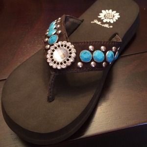 Western yellow box sandals