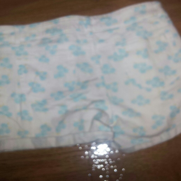 Shorts - Picture 2 of 4