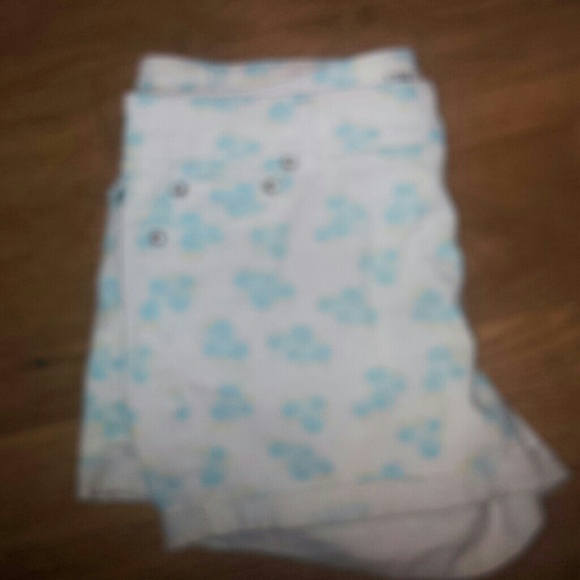 Shorts - Picture 3 of 4