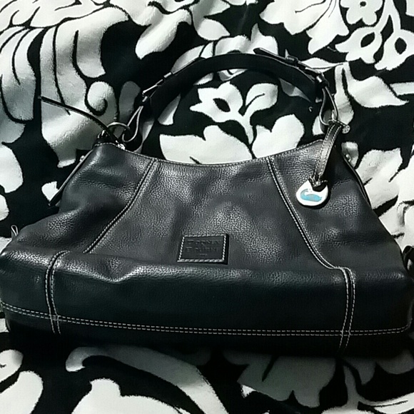 ***TRADDED*** @LISASTRUTZ      Dooney&Bourke - Picture 1 of 4