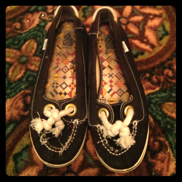Boater style everyday vans