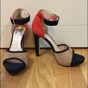 Dolce Vita Shoes - 🎉HOST PICK🎉 DV Dolce Vita heels Dolce Vita Shoes - 🎉HOST PICK🎉 DV Dolce Vita heels
